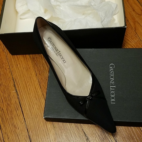 Gastone Lucioli black heels w/patent leather bow - Picture 5 of 8